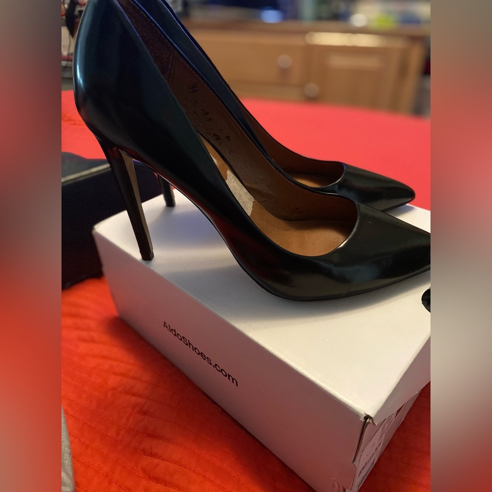 STEVE MADDEN BLACK HEELS 9 OBO